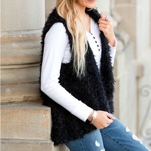 🆕 Aili’s Corner Black Sherpa Vest